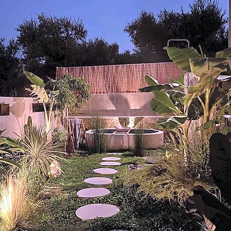 Theros Exotica Contemporary Loft *